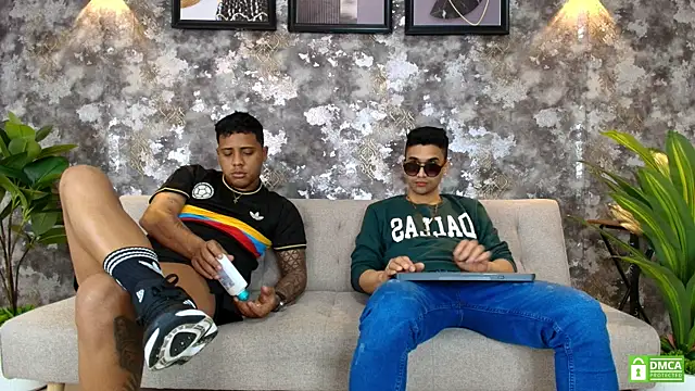 Alejandro_and_Deiby's Live XXX Chat
