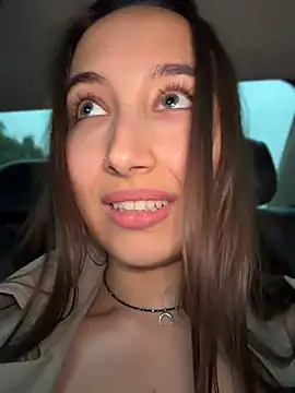 ICrazyOneIRL élő XXX-chatje