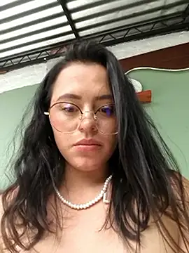 ALEJA__22 XXX чат на живо