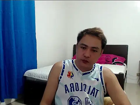 Chat XXX en directo de asianhottyboy