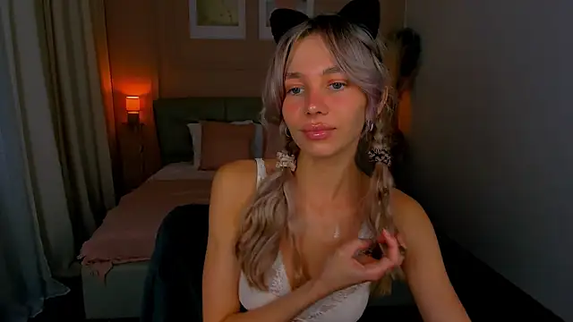 LuluAlis' Live XXX Chat