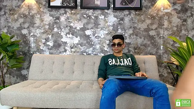 Chatroom XXX en direct de Alejandro_and_Deiby