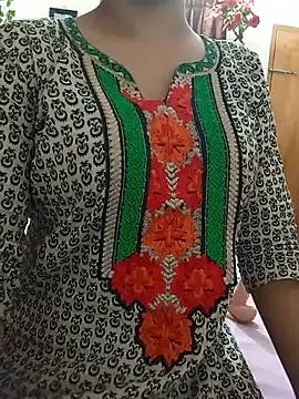 Tanha18n Live XXX chat