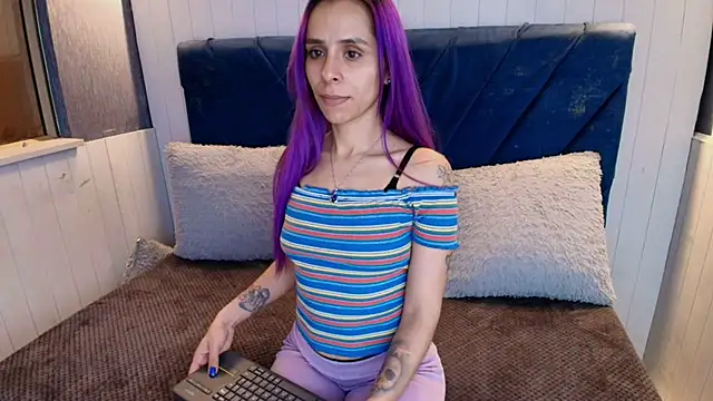 PurpleRose3x Live XXX-chat