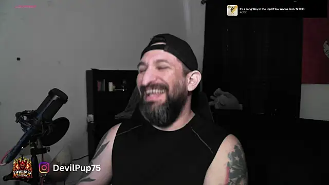 XXX chat uživo modela DevilPup75_