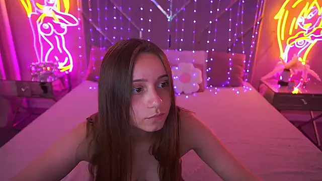 Онлайн чат XXX TinyNatalie