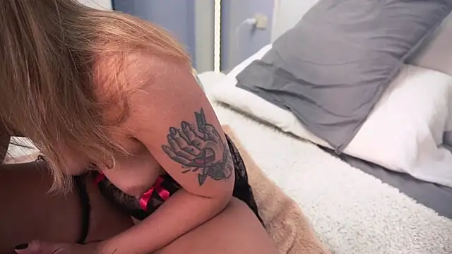 mollystarss' Live XXX Chat