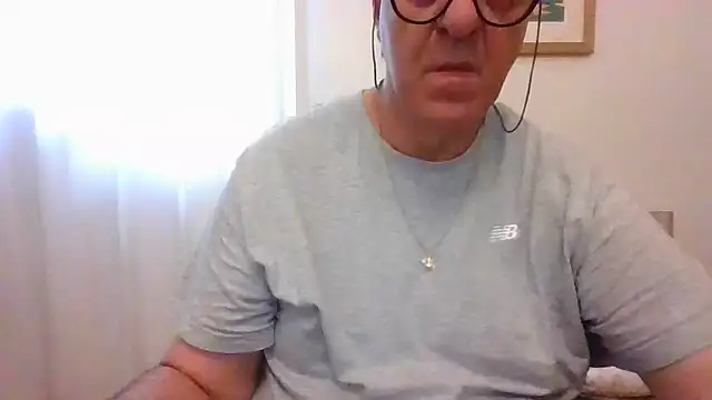 ANONIMO7735 Chat XXX live