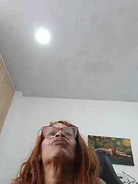 Chat XXX en directo de BustyMilf_