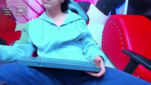 XXX chat uživo modela alex_477