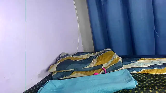 CurvyLara's Live XXX Chat