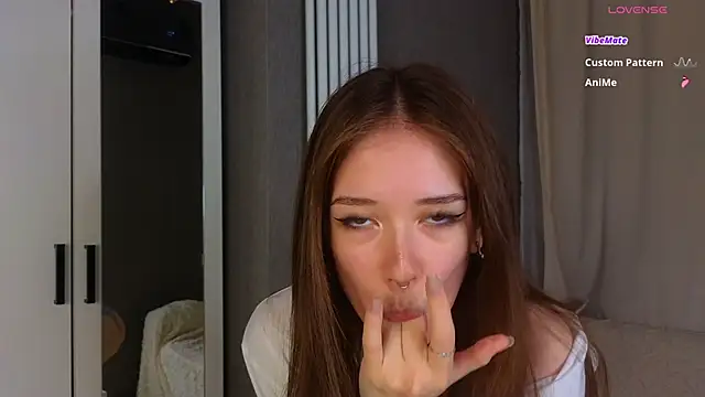 tinyanie Adlı Modelin Canlı XXX Sohbeti