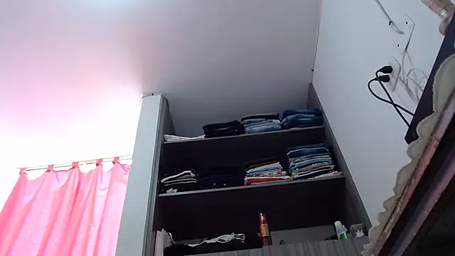 nicolle_milf1978のライブXXXチャット