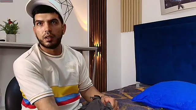 Kyro_Blaze's Live XXX Chat