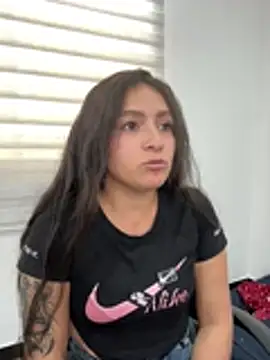 Alyha_cortes_ – Naživo XXX chat