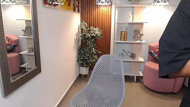 _Lucy_Grey_ Adlı Modelin Canlı XXX Sohbeti