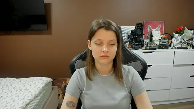 SoniNesti Adlı Modelin Canlı XXX Sohbeti