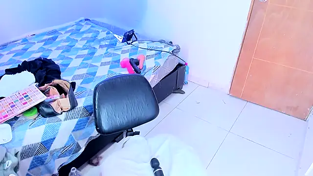 Živý XXX chat Emily_Coper18
