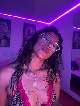 Chatroom XXX en direct de SamathaMay