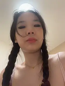 TinyBabe: απευθείας συνομιλία ΧΧΧ