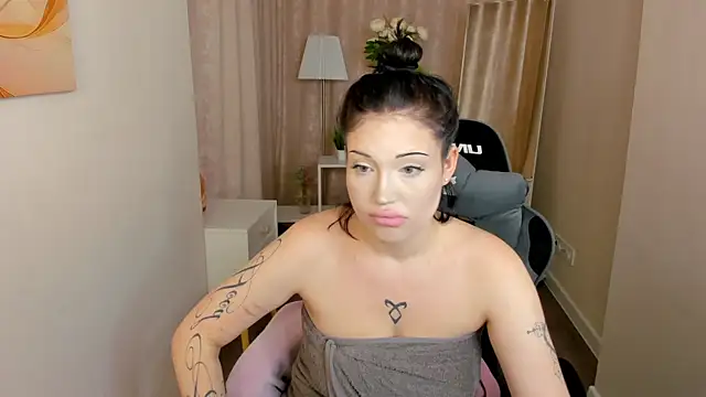 Chat XXX en directo de Jena_Mi1ler