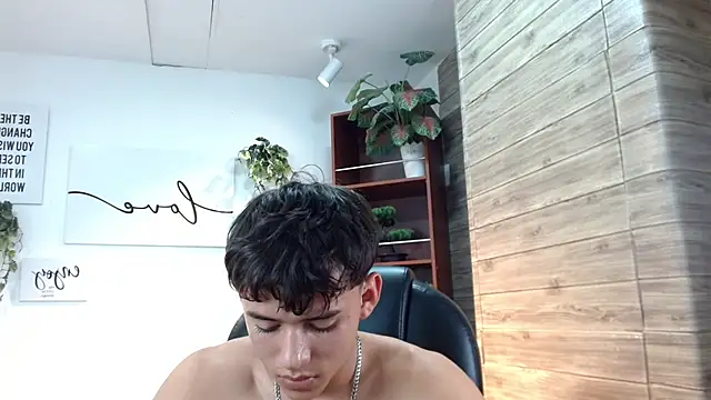 Онлайн чат XXX Ryan_grayx