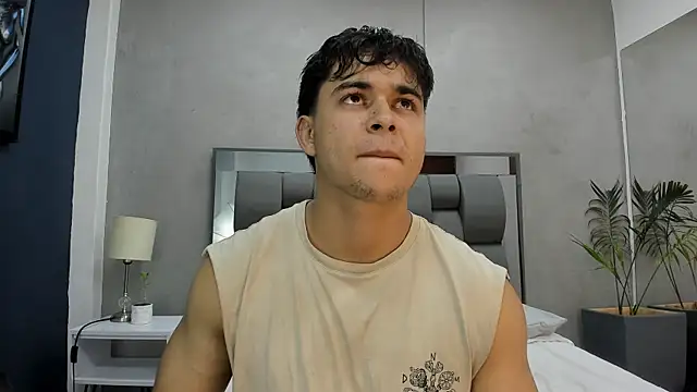 Онлайн чат XXX Charlie___Musk