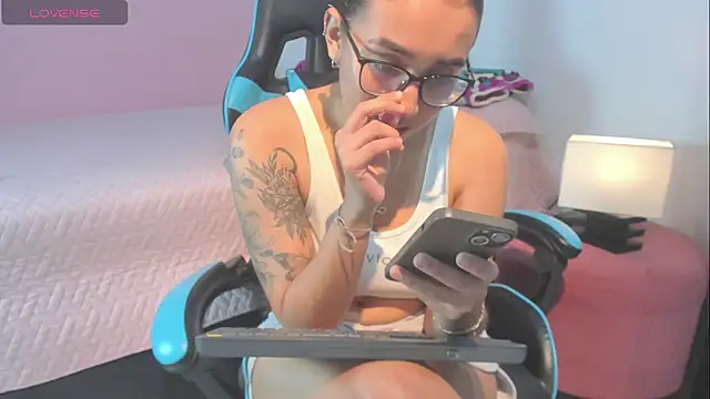 _maria_foxx_'s Live XXX Chat