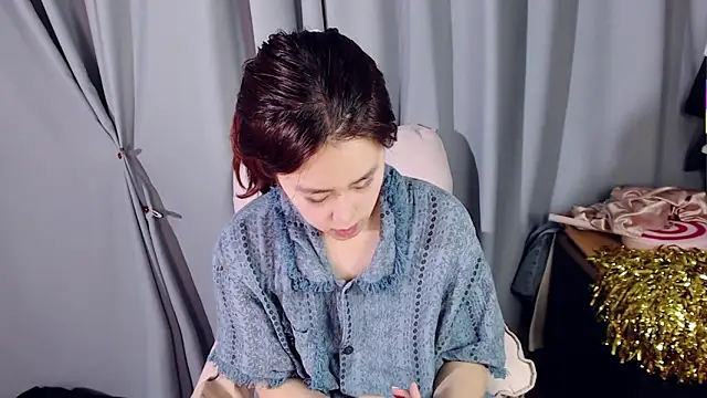 XueLi1902 Chat XXX in diretta