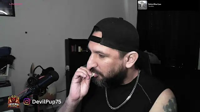 DevilPup75_ Adlı Modelin Canlı XXX Sohbeti