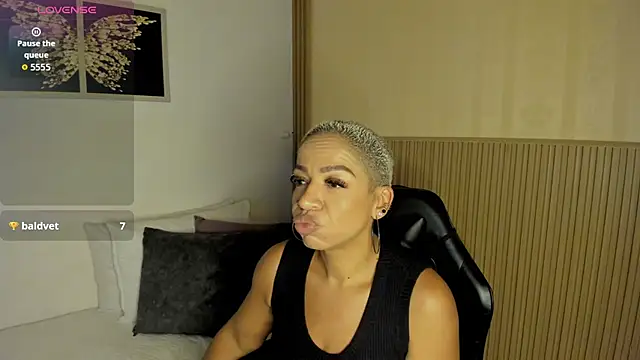 Chat XXX en directo de summer_night_