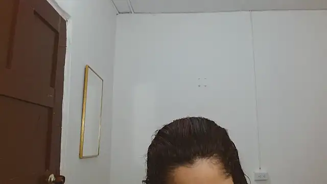 Chatroom XXX en direct de Thalian