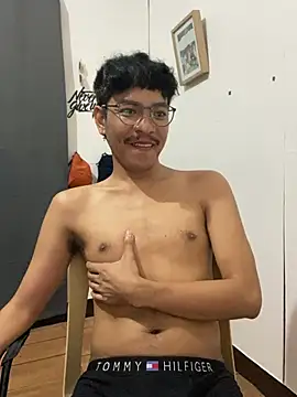 asian_darlingcummersxXx 网络视讯表演