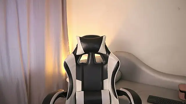 Chat XXX en directo de Velvet_Raze
