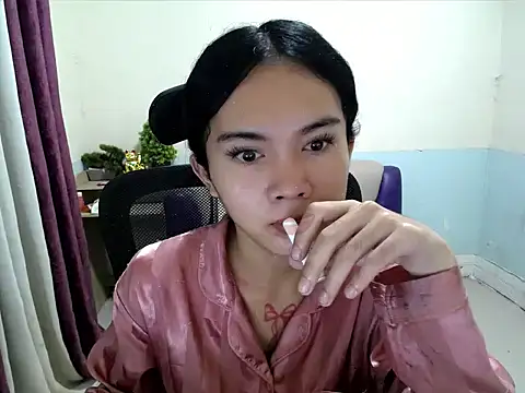 devine_goddess – Naživo XXX chat
