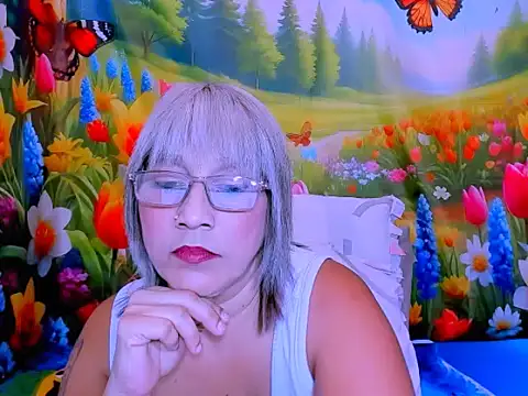 indianroxy Adlı Modelin Canlı XXX Sohbeti