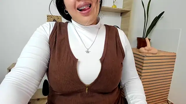 LinaBrowm Live XXX-Chat