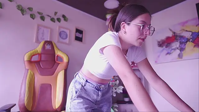 milly_kenner XXX чат на живо