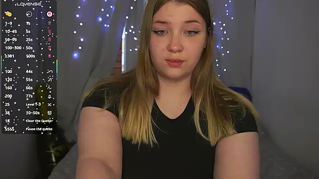 CuteSharloti's Live XXX Chat
