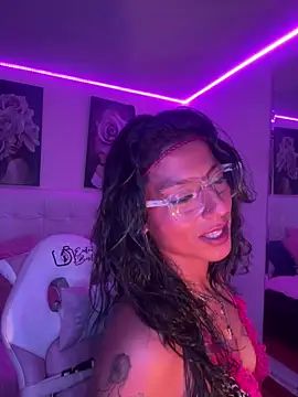 Chatroom XXX en direct de SamathaMay