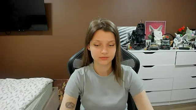 SoniNesti Adlı Modelin Canlı XXX Sohbeti