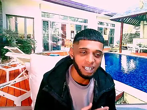 XXX chat uživo modela CharmingIndian1