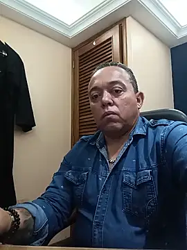 LawyerSilver_ XXX чат на живо