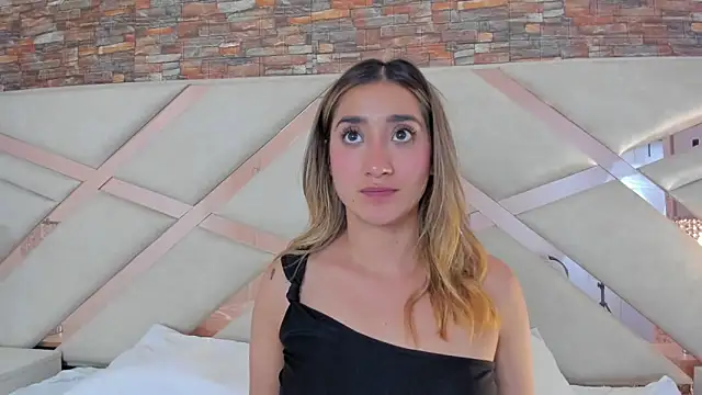Chat +18 de lucy_davies ao vivo