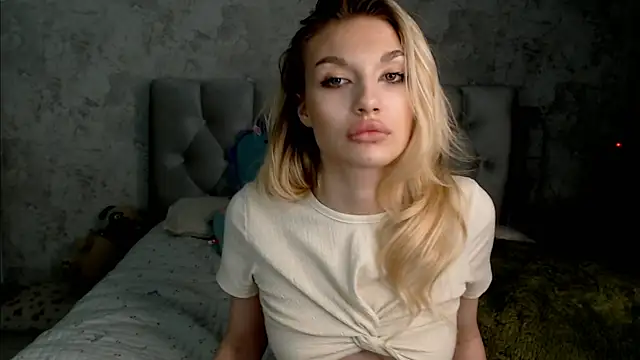 Ella_Milla Live XXX-Chat