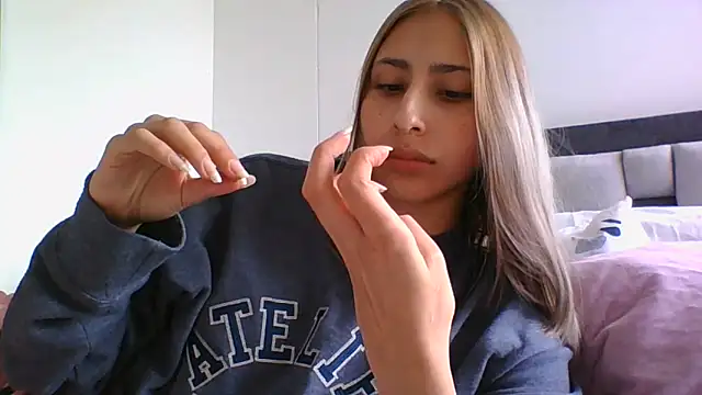 Ameellie Adlı Modelin Canlı XXX Sohbeti