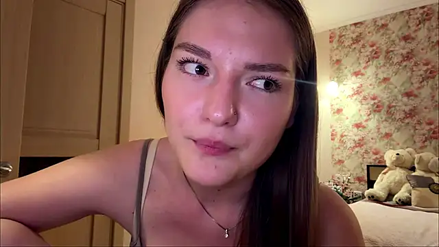 lizzzanatooo's Live XXX Chat
