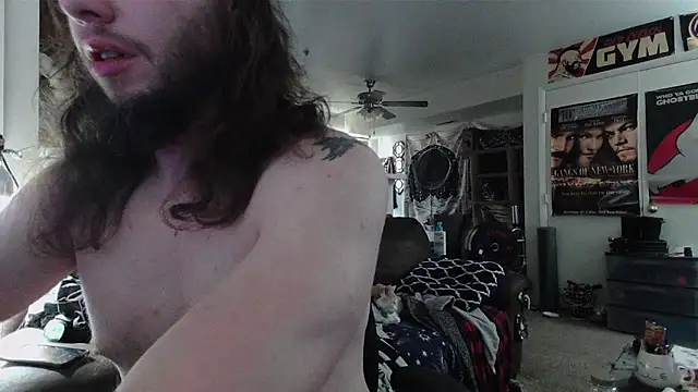 biggerisbetter12's Live XXX Chat