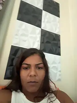 Chat +18 de Indiazinhax ao vivo