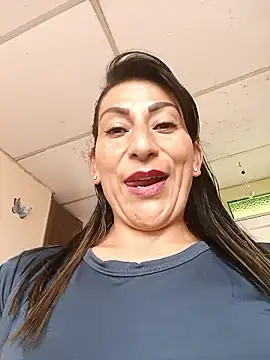 Lucia_Rios' Live XXX Chat